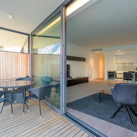 Lakefront Private Parking And Pool *