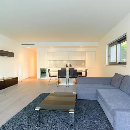 Lakefront Private Parking And Pool Daire Laglio