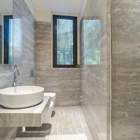 Apartment Lakefront Private Parking And Pool Laglio