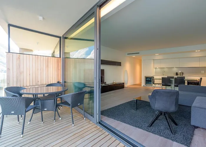 Lakefront Private Parking And Pool *