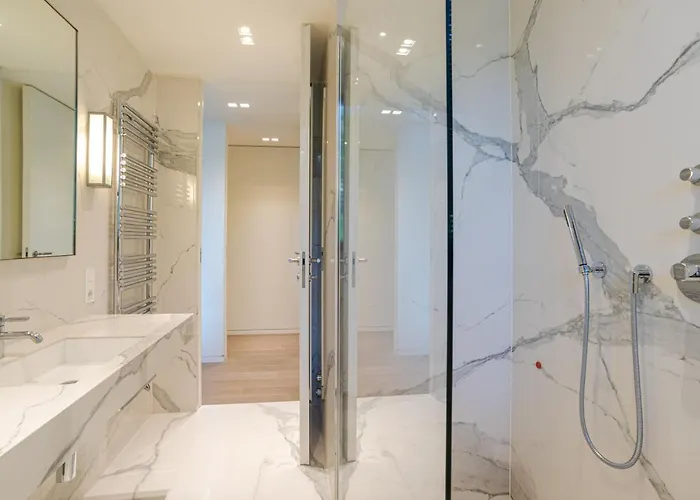 Lakefront Private Parking And Pool * 拉利奥