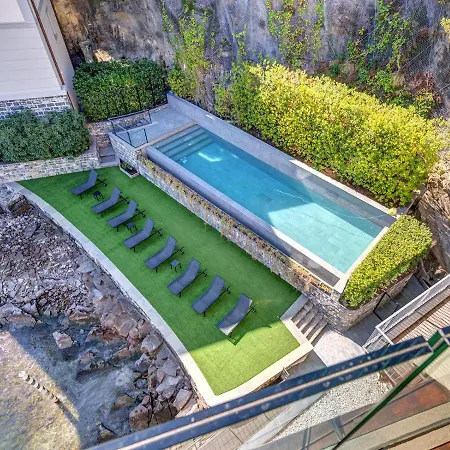 Lakefront Private Parking And Pool アパート *